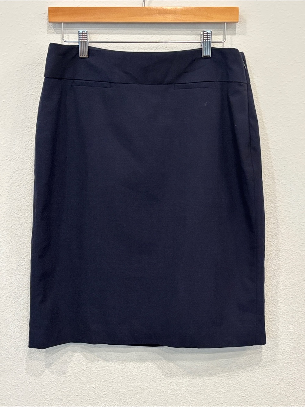 Banana Republic Womenโs Wool Blend Classic Navy Pencil Skirt Size 8